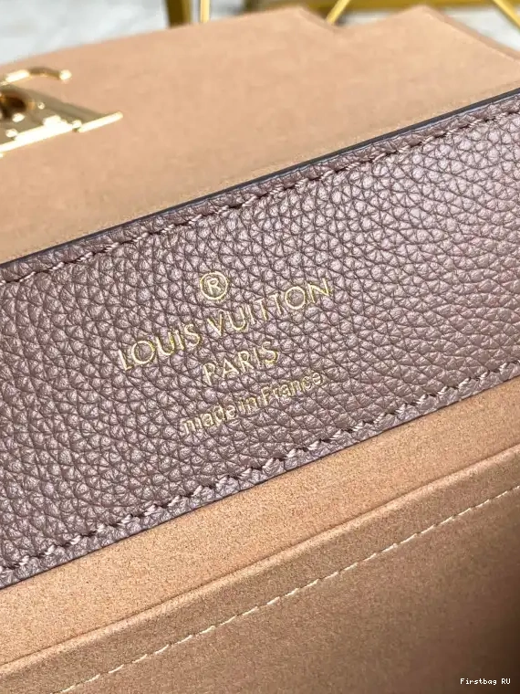 First bag ru VUITTON LOUIS BB LOCKME EVER 0524